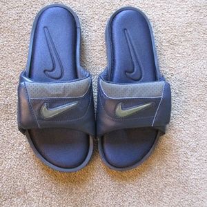 NIKE NAVY FLIP-FLOP SANDALS